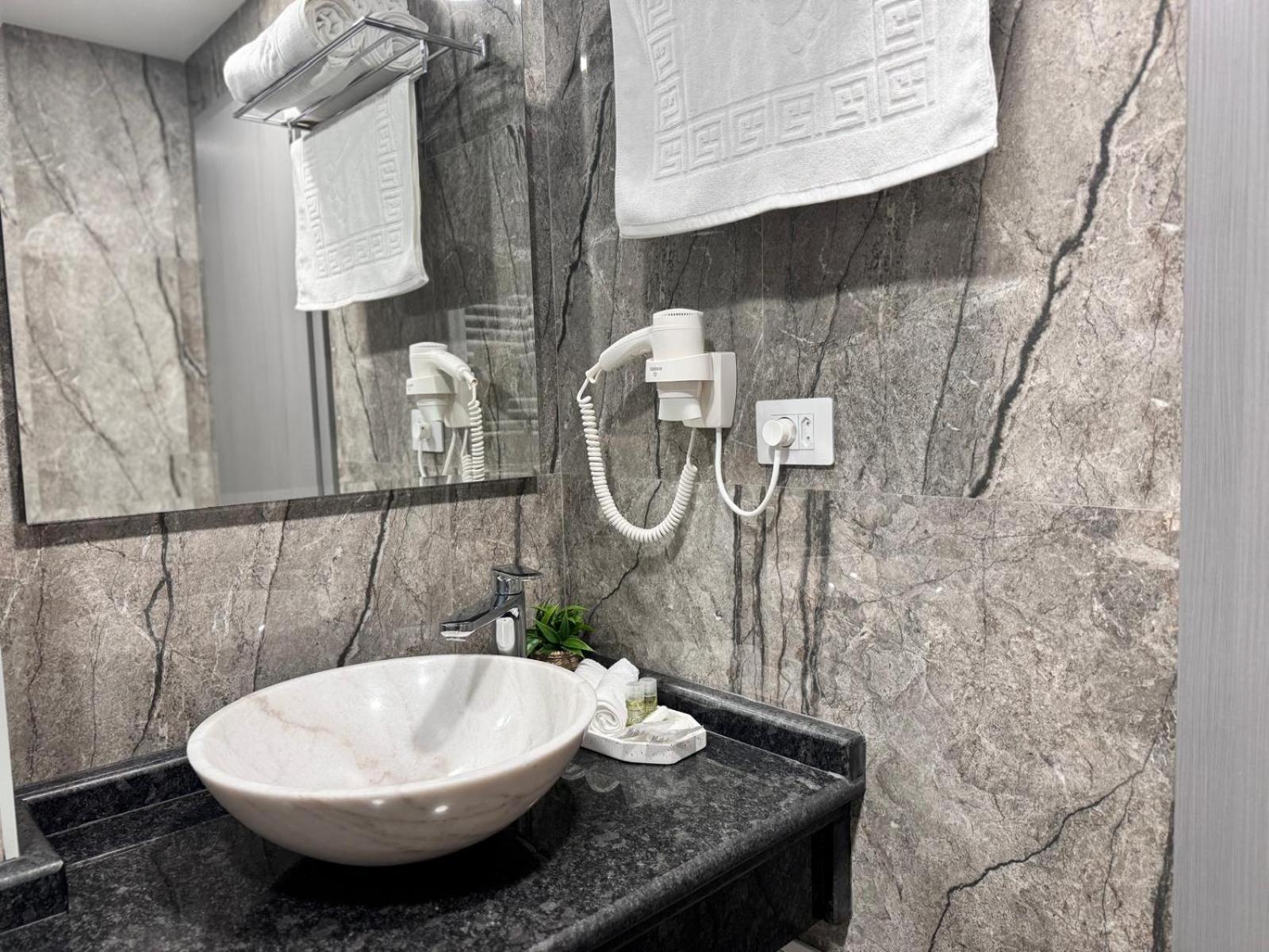 Hanul Domnesc Imperial Hotel & Spa Călan Zewnętrze zdjęcie