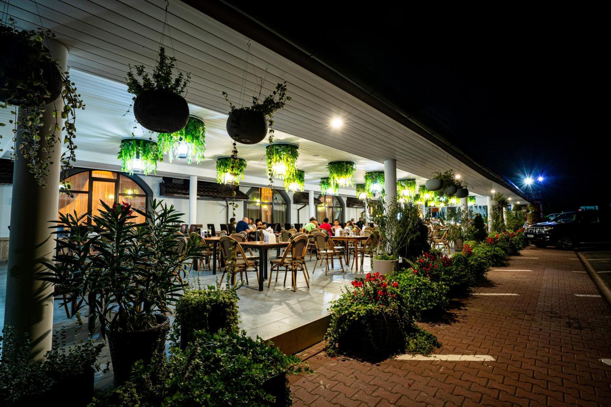Hanul Domnesc Imperial Hotel & Spa Călan Zewnętrze zdjęcie