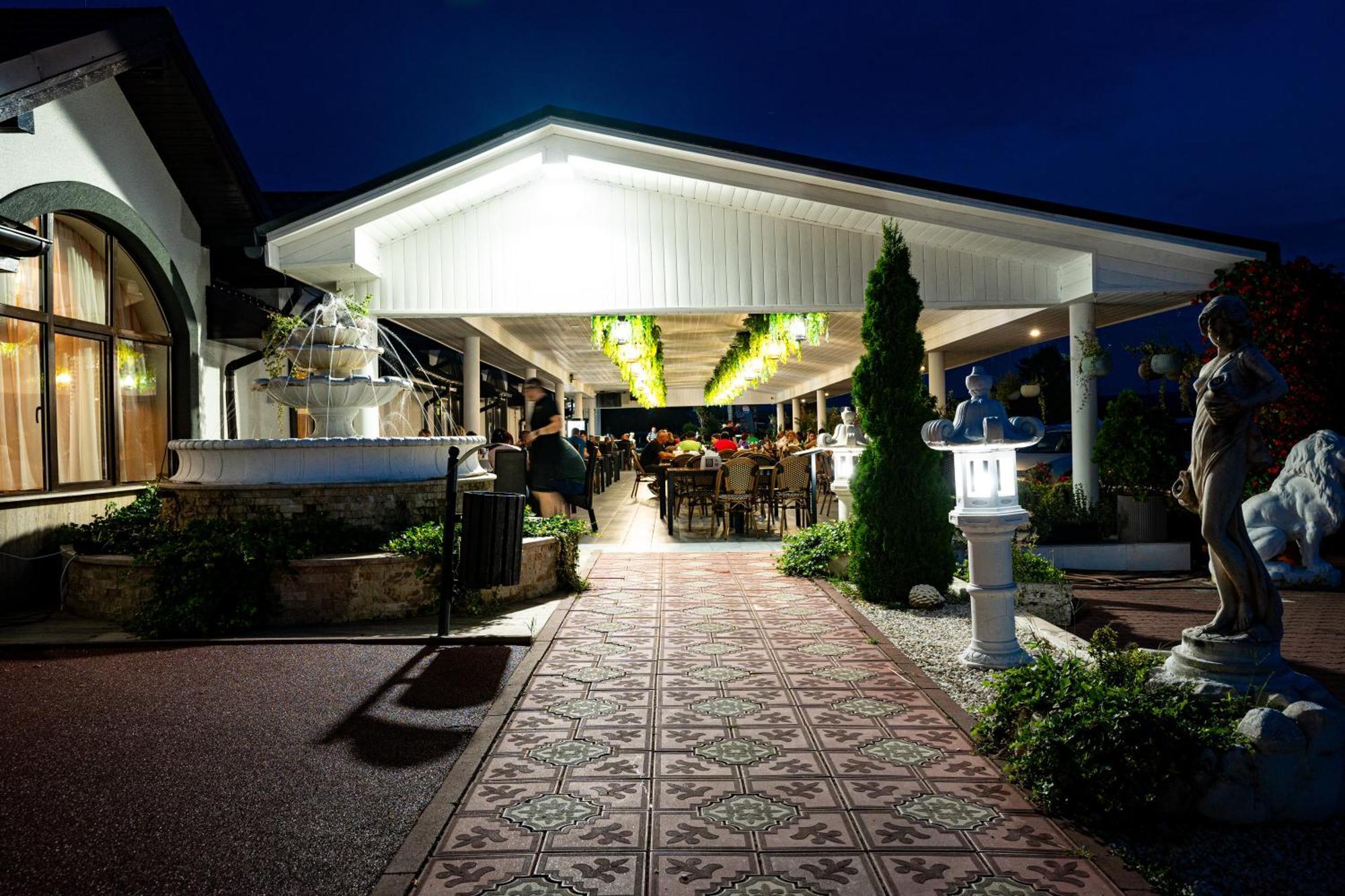 Hanul Domnesc Imperial Hotel & Spa Călan Zewnętrze zdjęcie